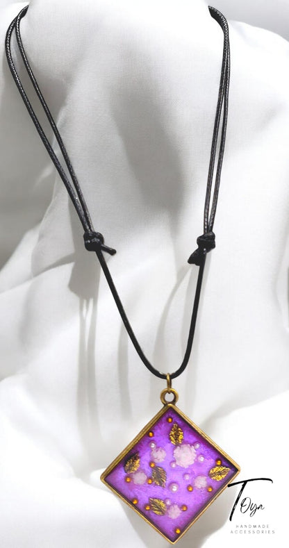Bronze Resin Pendant with Leather Chain Necklace for Women and Girls