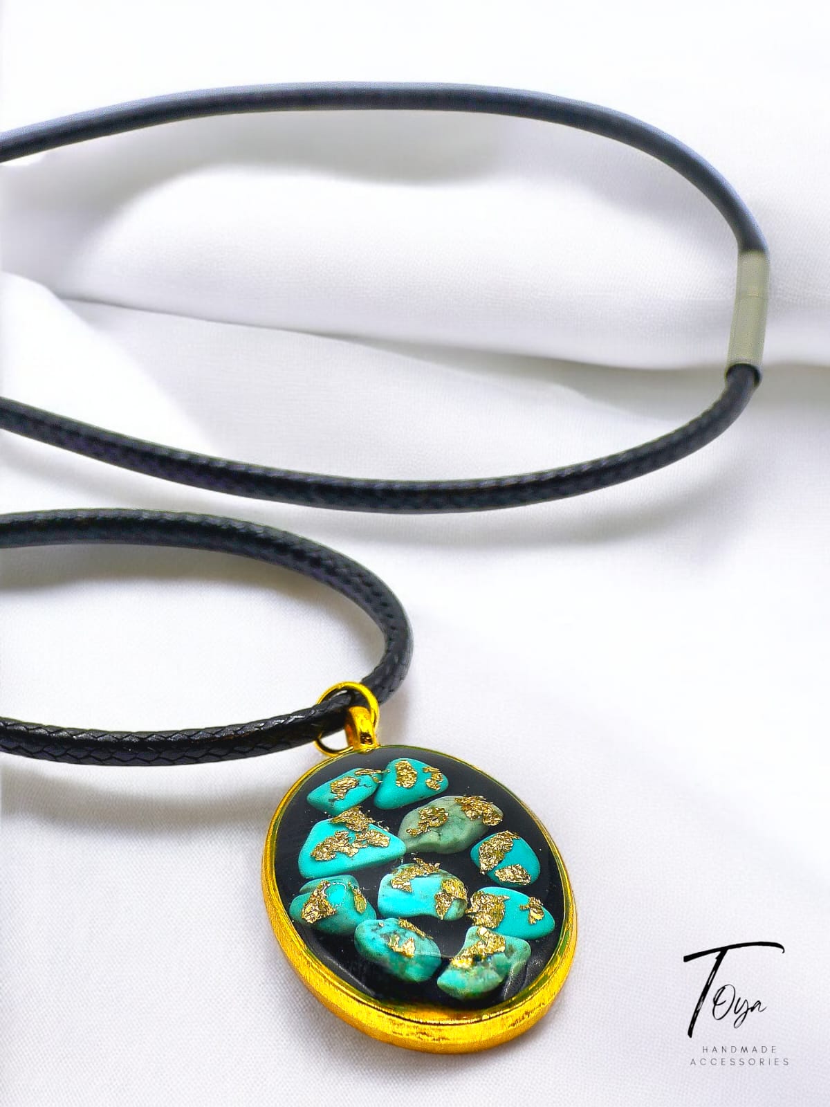 Golden Plated Resin with Turquoise Beads Pendant Leather Chain Necklace for Women and Girls