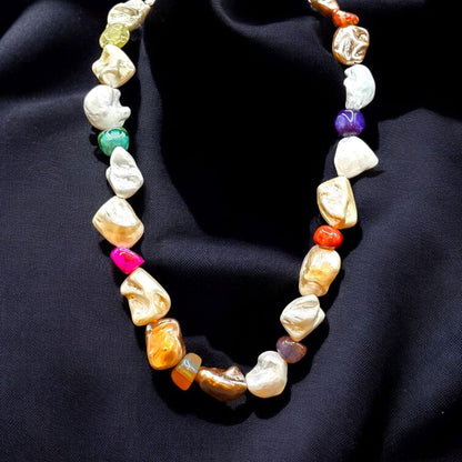 Fresh Water Pearl with Colorful Broken Seashell Necklace for Women