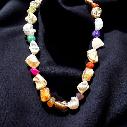 Fresh Water Pearl with Colorful Broken Seashell Necklace for Women